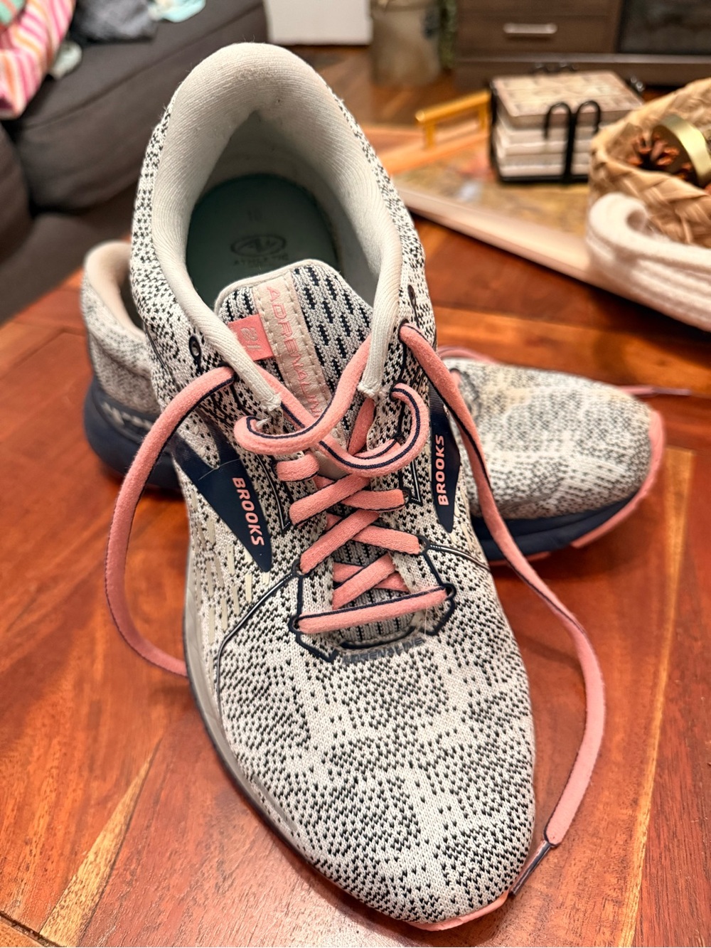 Brooks Adrenaline GTS 21 Coral/White Women’s Running Shoes 9.5